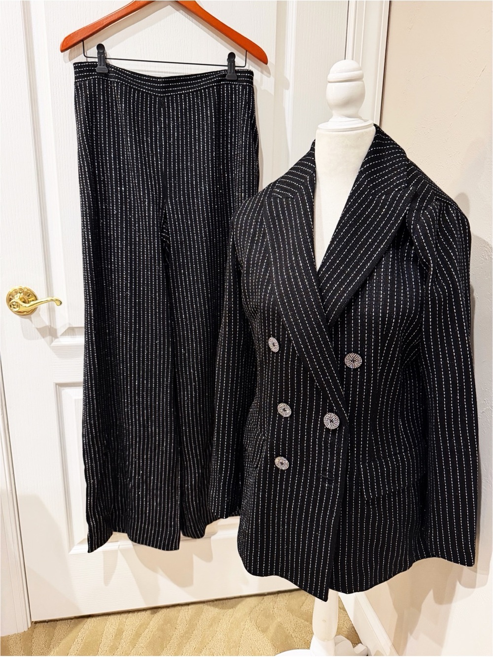 NWT St John Black Pinstripe Double-Breasted Blazer & Pants Set. - Picture 1 of 4